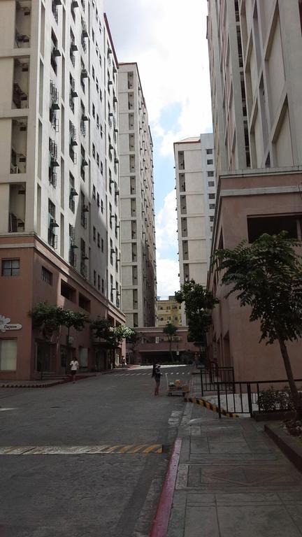 California Garden Square Manila