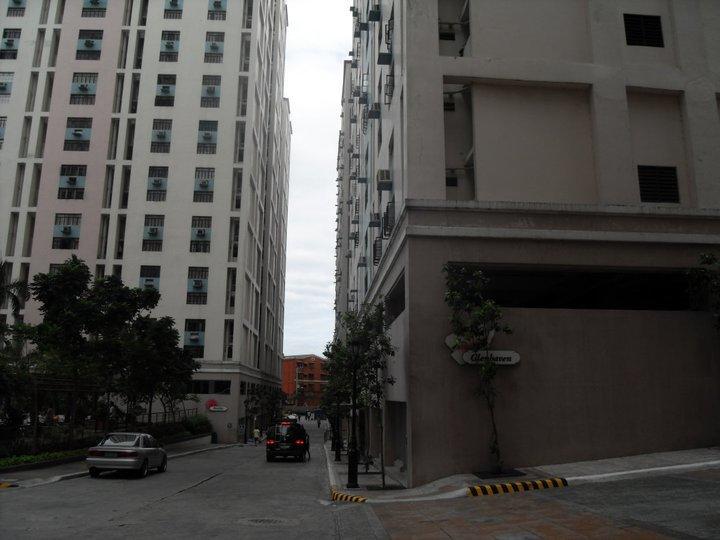 California Garden Square Apartment